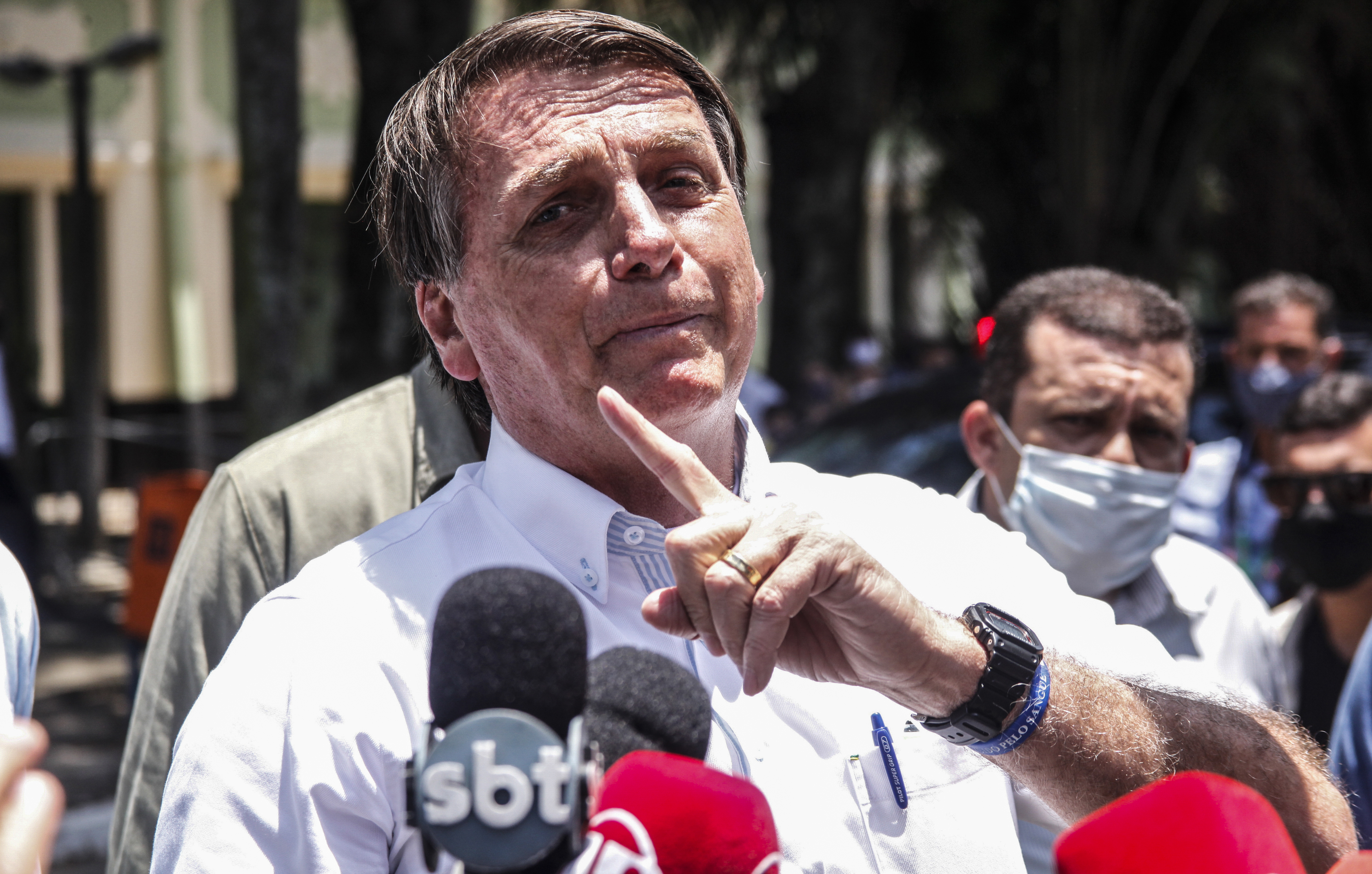 Jair Bolsonaro le spune brazilienilor „să nu se mai vaite” de Covid. Doar în ultimele 24 de ore au murit 1.699 de oameni