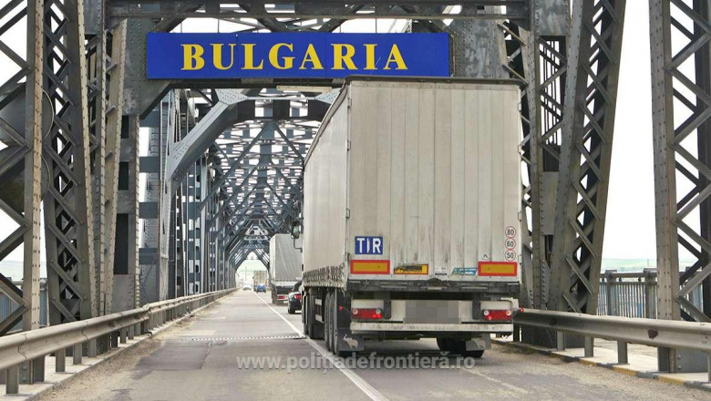 camion trece Podul peste Dunăre care leagă România de Bulgaria