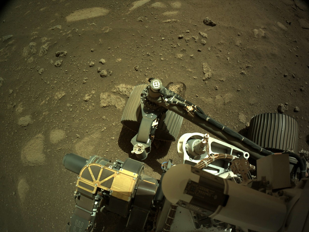 NASA a publicat o înregistrare cu scârțâitul roților roverului de pe Marte: „Dacă aș auzi sunetele pe Pământ, aș cere o platformă”