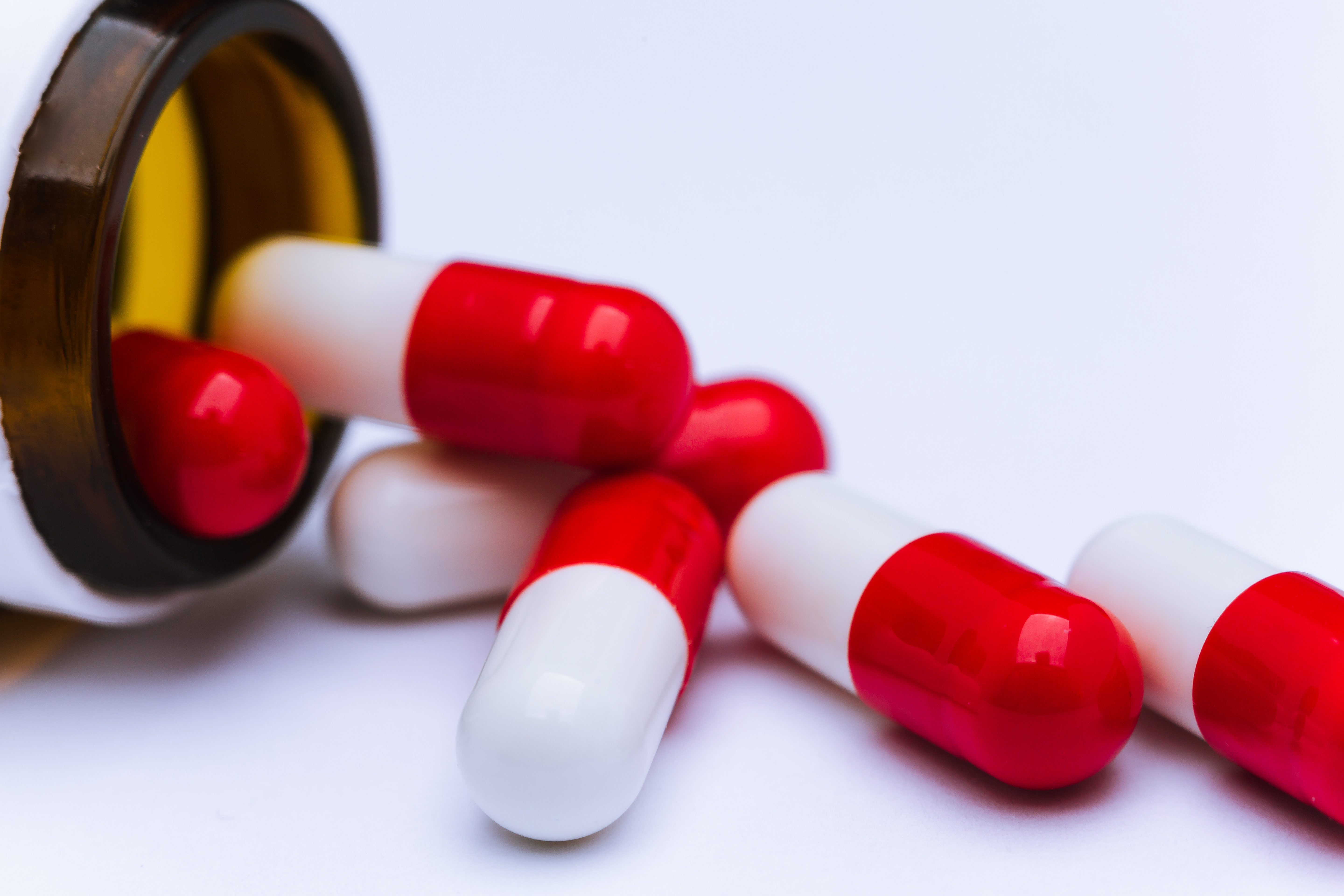 Teste promițătoare pentru un nou medicament anti-COVID