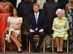 Regina Elisabeta a II-a a Marii Britanii, alături de prinţul Harry şi Meghan Markle