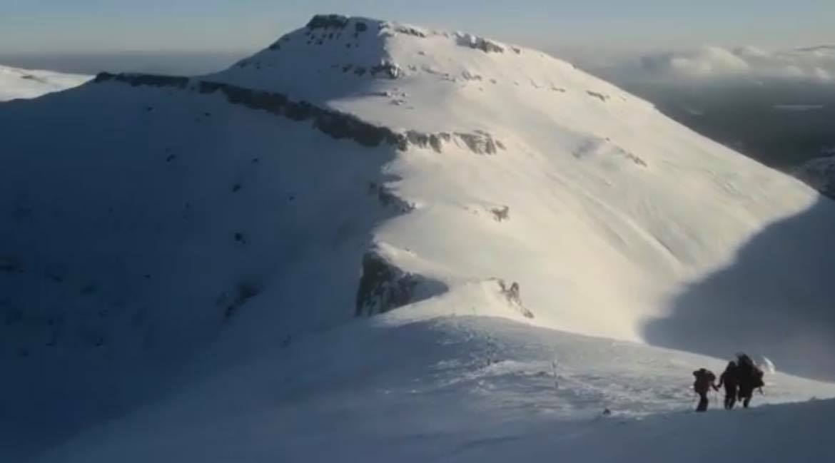 Schior accidentat într-o zonă din Bucegi cu risc mare de avalanșă
