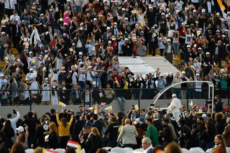 papa pe stadionul din Erbil