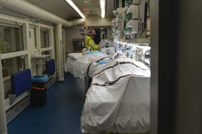 Interiorul trenului medical dat în folosință în Italia