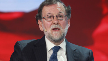 Mariano Rajoy susține un discurs la congresul partidului.