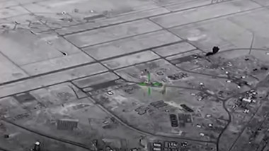 Filmare din dronă: o rachetă lovește baza Al Asad