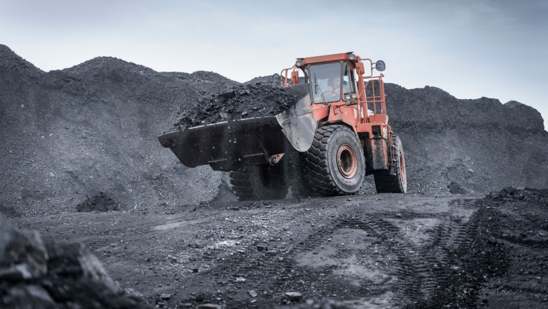 Excavator cu cărbune într-o mină de cărbune