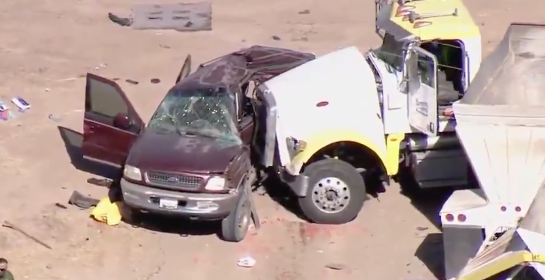 Accident cu 15 morți între un SUV și un camion în sudul Californiei. În SUV se aflau 27 de persoane VIDEO