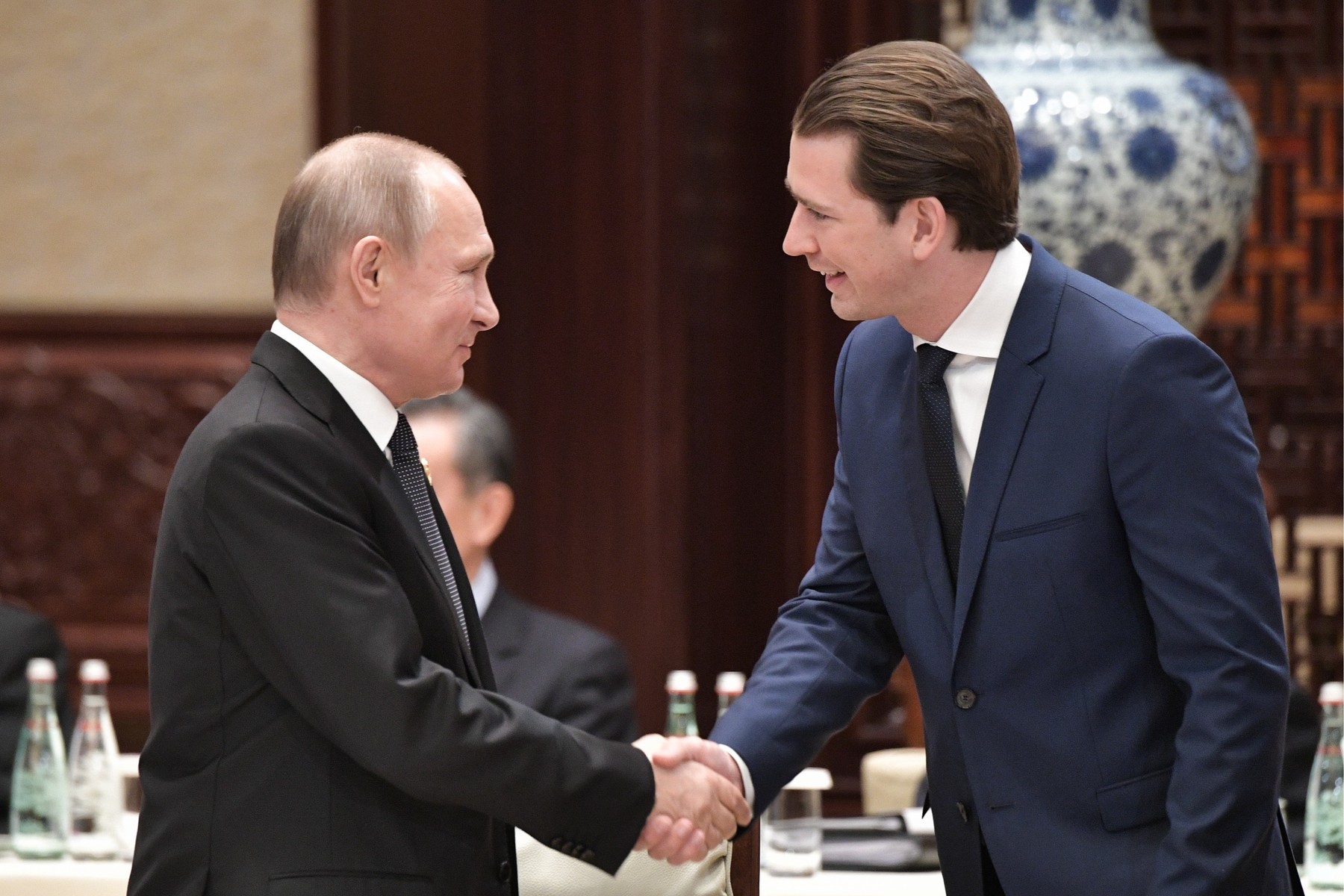 După Ungaria, Cehia, Slovacia, și Austria vrea vaccinul Sputnik. Cancelarul austriac spune că a discutat cu Vladimir Putin