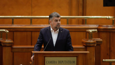marcel ciolacu vorbește în plenul parlamentului