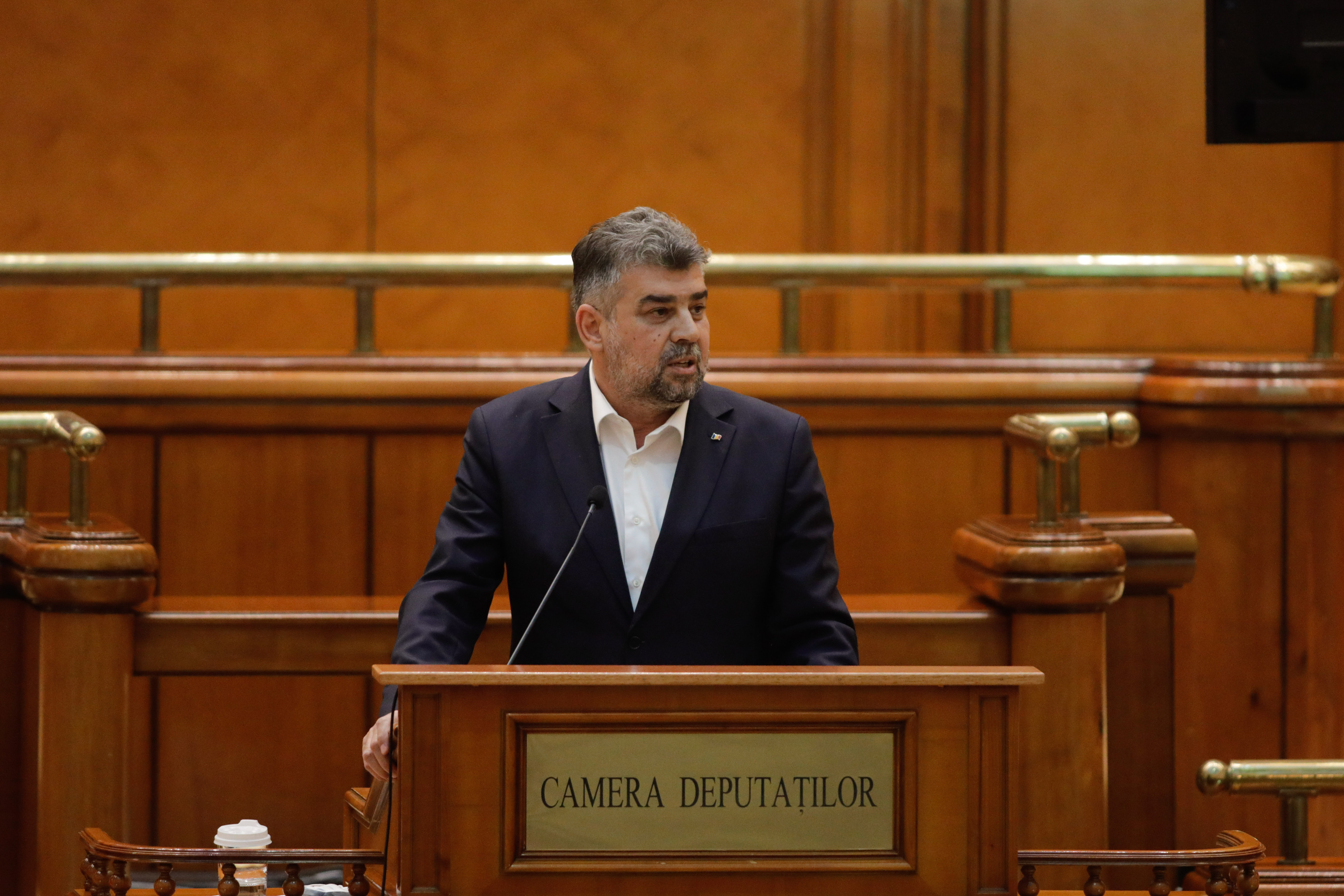 Ciolacu, către Cîțu: Tatăl meu avea o vorbă „După ce că ești prost, mai pui și frână”