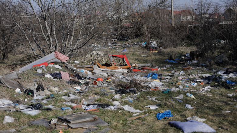 teren viran cu deseuri bucuresti