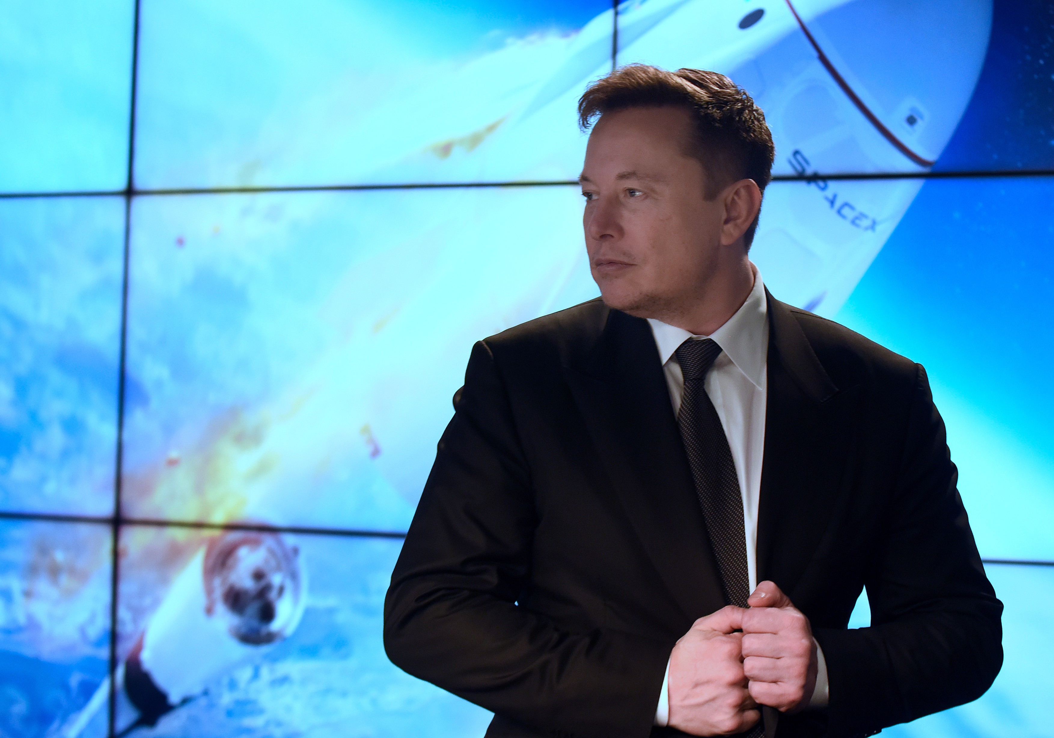 Elon Musk și-a schimbat denumirea funcției în “tehno-rege” al Tesla. Cum a fost denumit directorul financiar al companiei