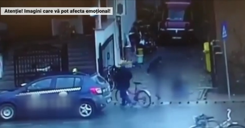 O tânără a fost bătută crunt de soțul ei, pe stradă, sub ochii trecătorilor. Imaginile au fost surprinse de o cameră de supraveghere