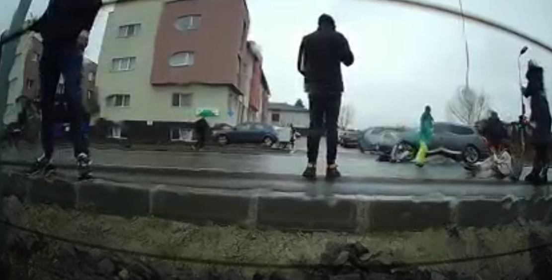 Tânără rănită într-un accident rutier: Oamenii stăteau cu telefoanele în mână și filmau. Când a venit SMURD-ul, se îmbulzeau cu blitzul