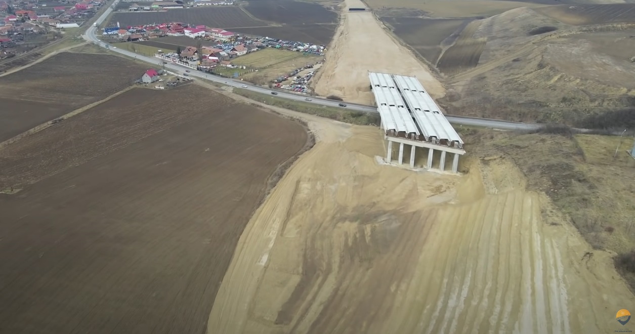 100 de kilometri intre Cluj-Napoca si Targu Mures sunt parcursi de soferi in doua ore, din cauza a 15 km de autostrada nefinalizati