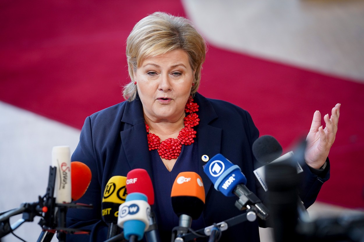 Premierul Norvegiei și-a cerut scuze pentru că a încălcat regulile din pandemie la propria zi de naștere