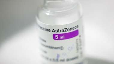Doză de vaccin AstraZeneca.