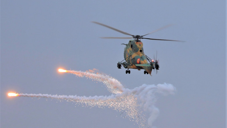 elicopter Puma Socat lansează rachete