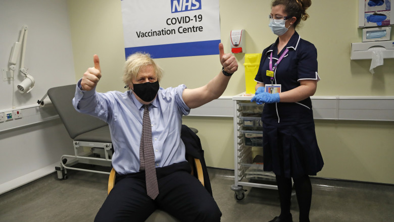 Premierul britanic Boris Johnson s-a vaccinat cu AstraZeneca