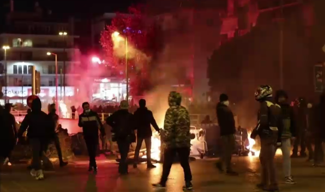 VIDEO. Violențe în Atena, la un protest față de brutalitatea poliției