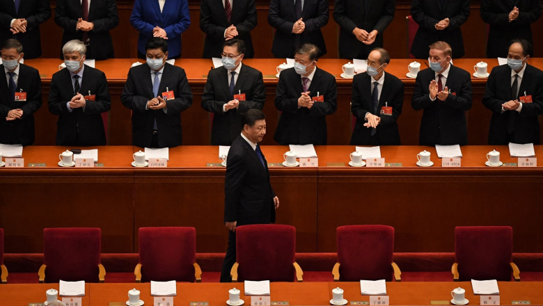 Președintele Xi Jinping este aplaudat de delegati la Congresul Național al Poporului.