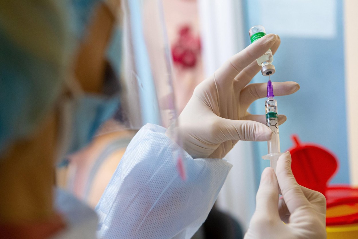 România, pe locul 6 în Europa și 23 mondial la vaccinare. Secretar de stat: În martie vom primi mai puține doze decât anunțul inițial