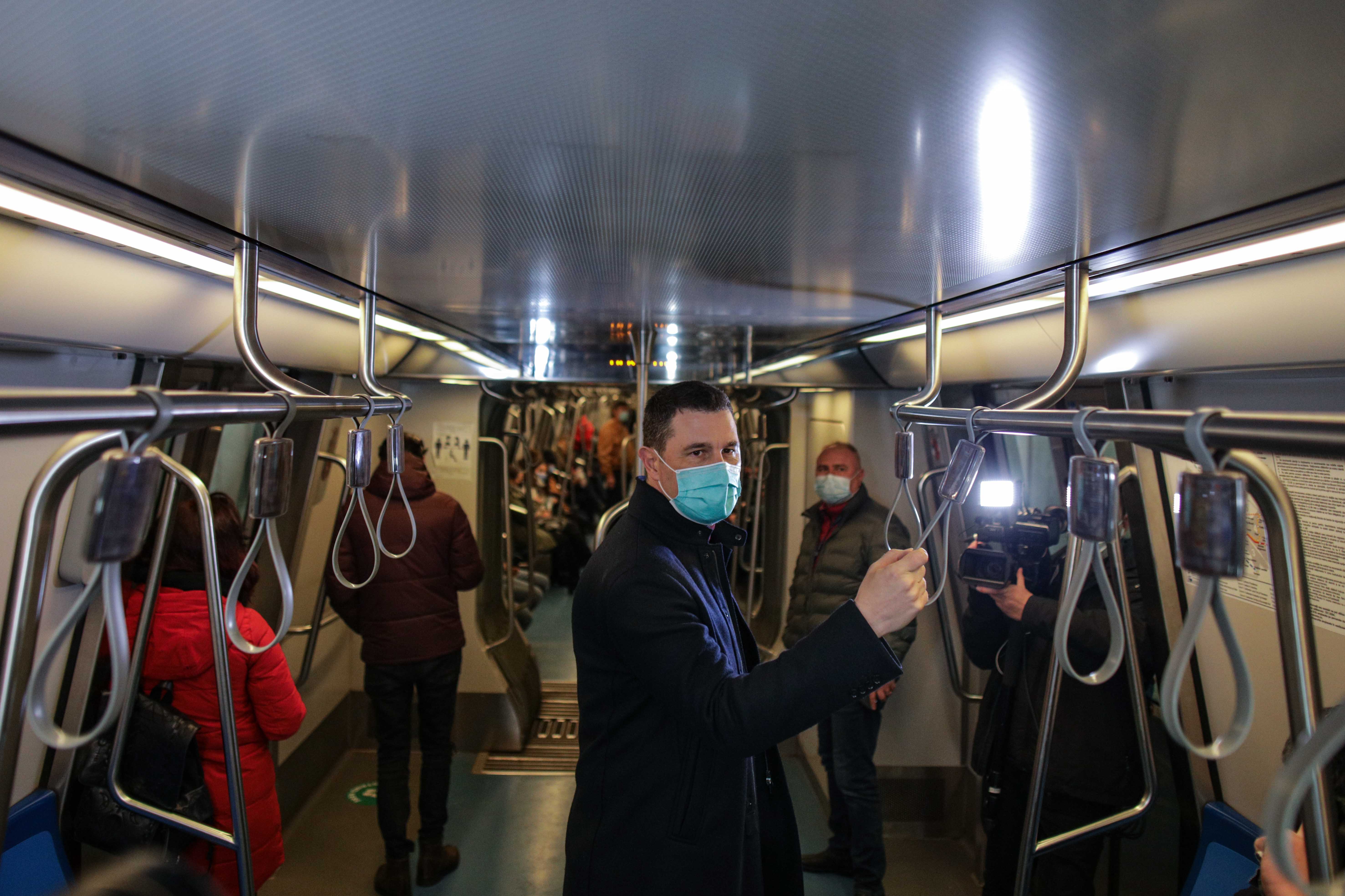 vinerea-verde-tanczos-barna-in-metrou-inq-ganea (3)