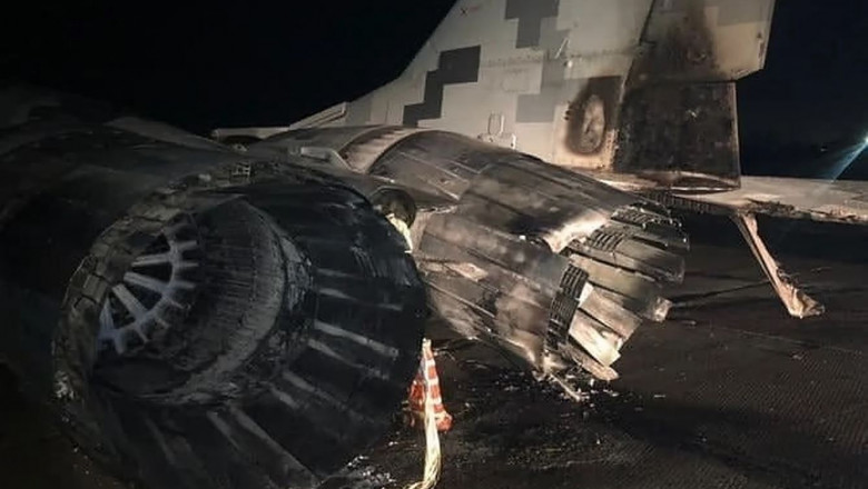 Avion mig-29 din ucraina distrus dupa ce un ofiter a intrat cu masina in el.