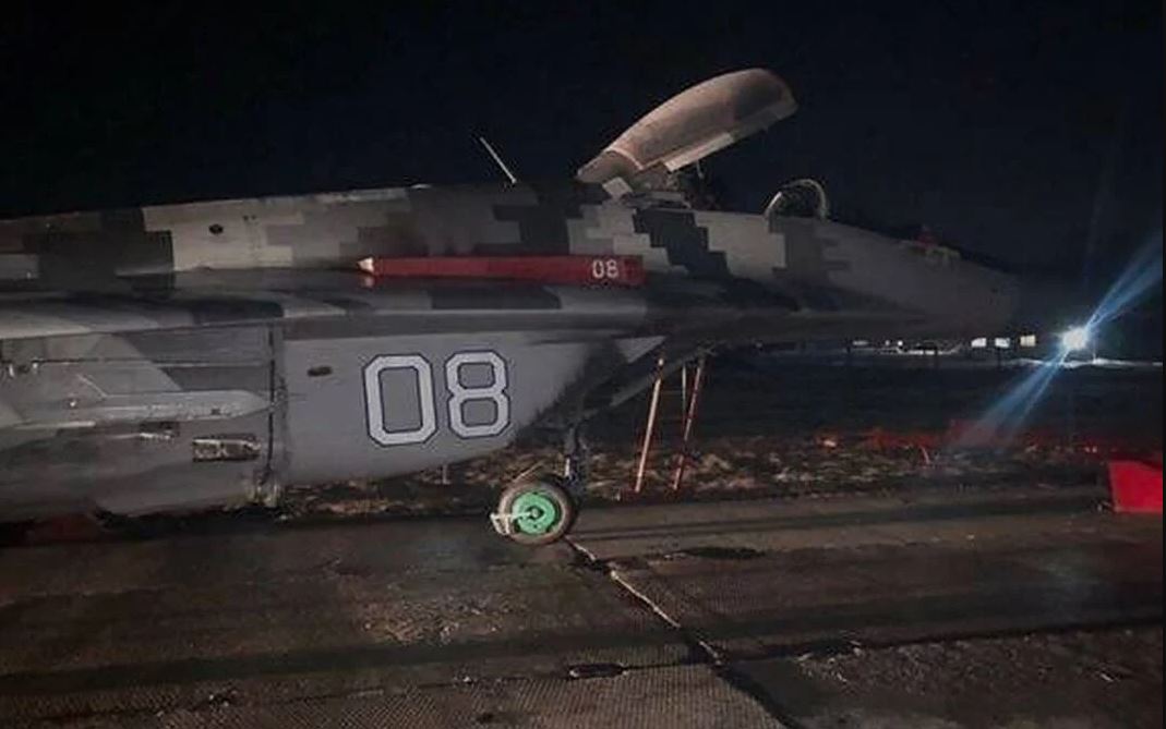 accident-ofiter-mig-29-masina-aeroport-uraina (4)