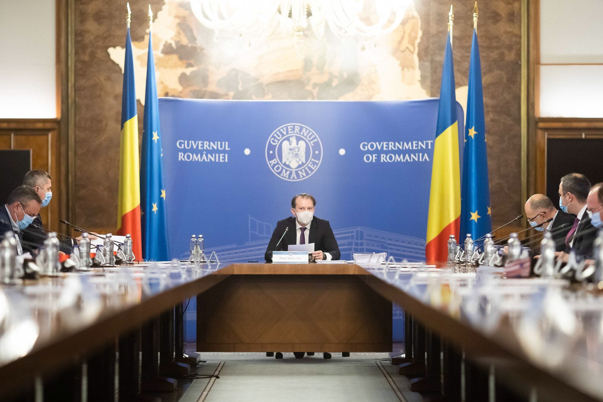 Guvernul prelungește până la 1 iulie termenul de plată a contribuţiei personale pentru unele servicii medicale