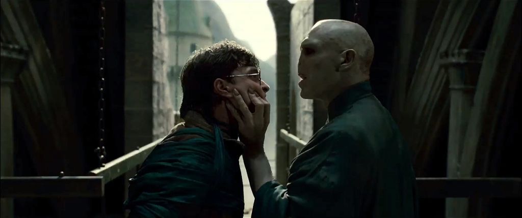 Cum a devenit Harry Potter religia unei generaţii. Cine e, după Stephen King, cel mai malefic personaj. Şi care nu e Ştii-Tu-Cine