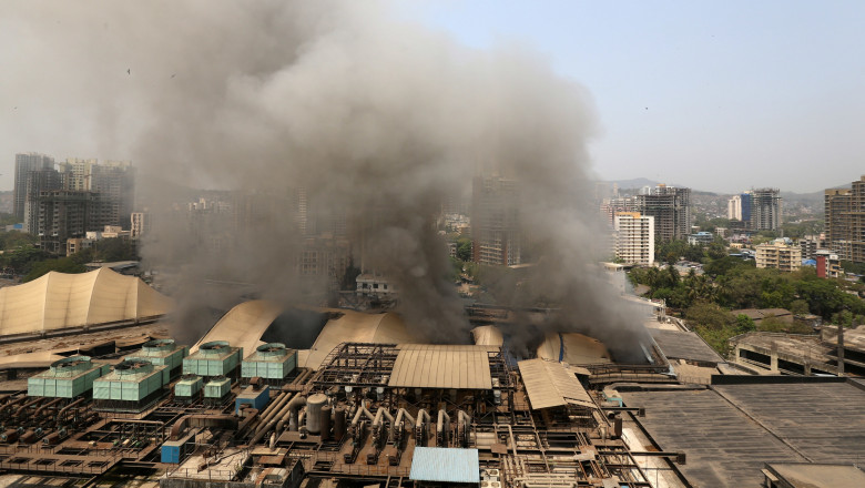incendiu la un mall in mumbai s-a extins si la spitalul de langa, provocand moartea a 10 pacienti