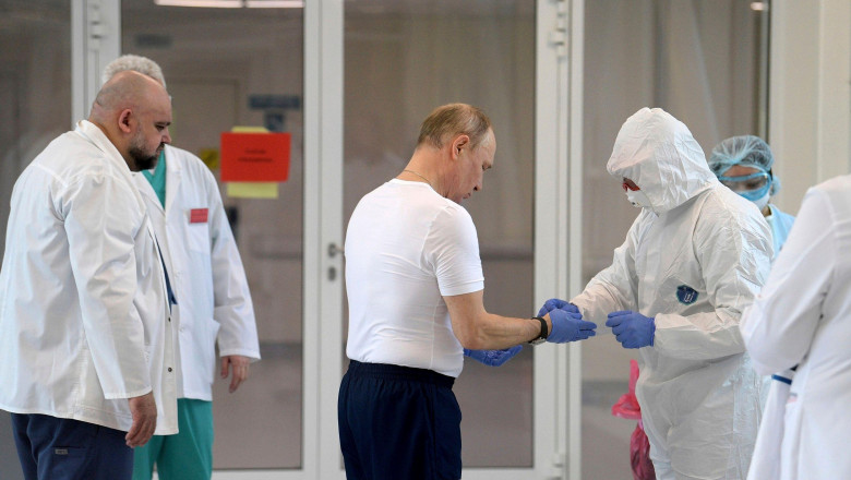 Vladimir Putin în vizită la un spital COVID din Rusia, martie 2020