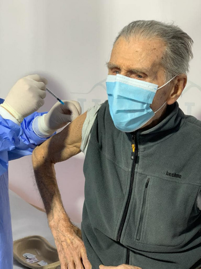 Un veteran de război în vârstă de 99 de ani s-a vaccinat