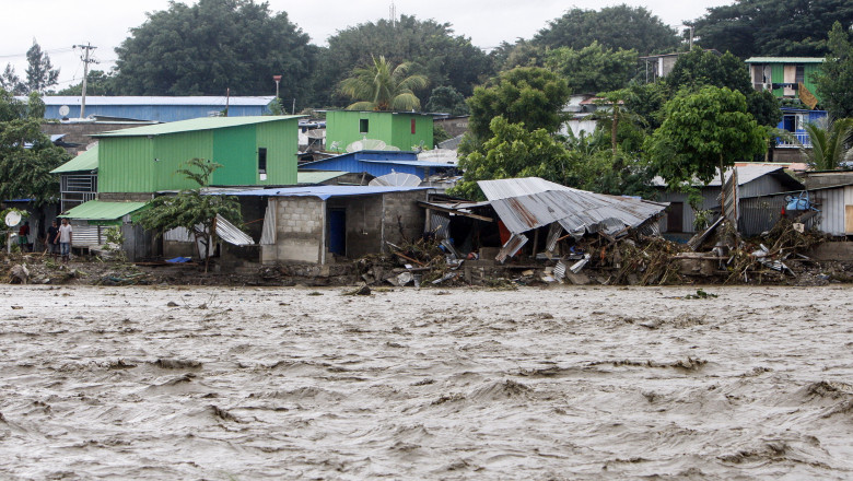 Inundatii in indonezia