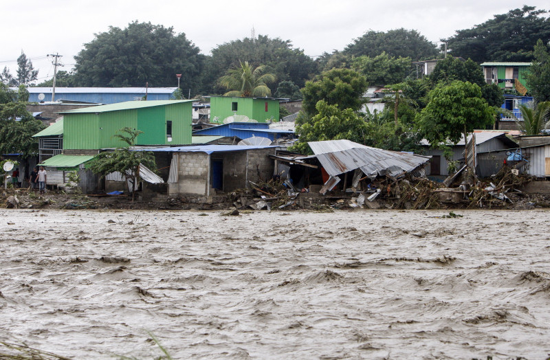 Inundatii in indonezia