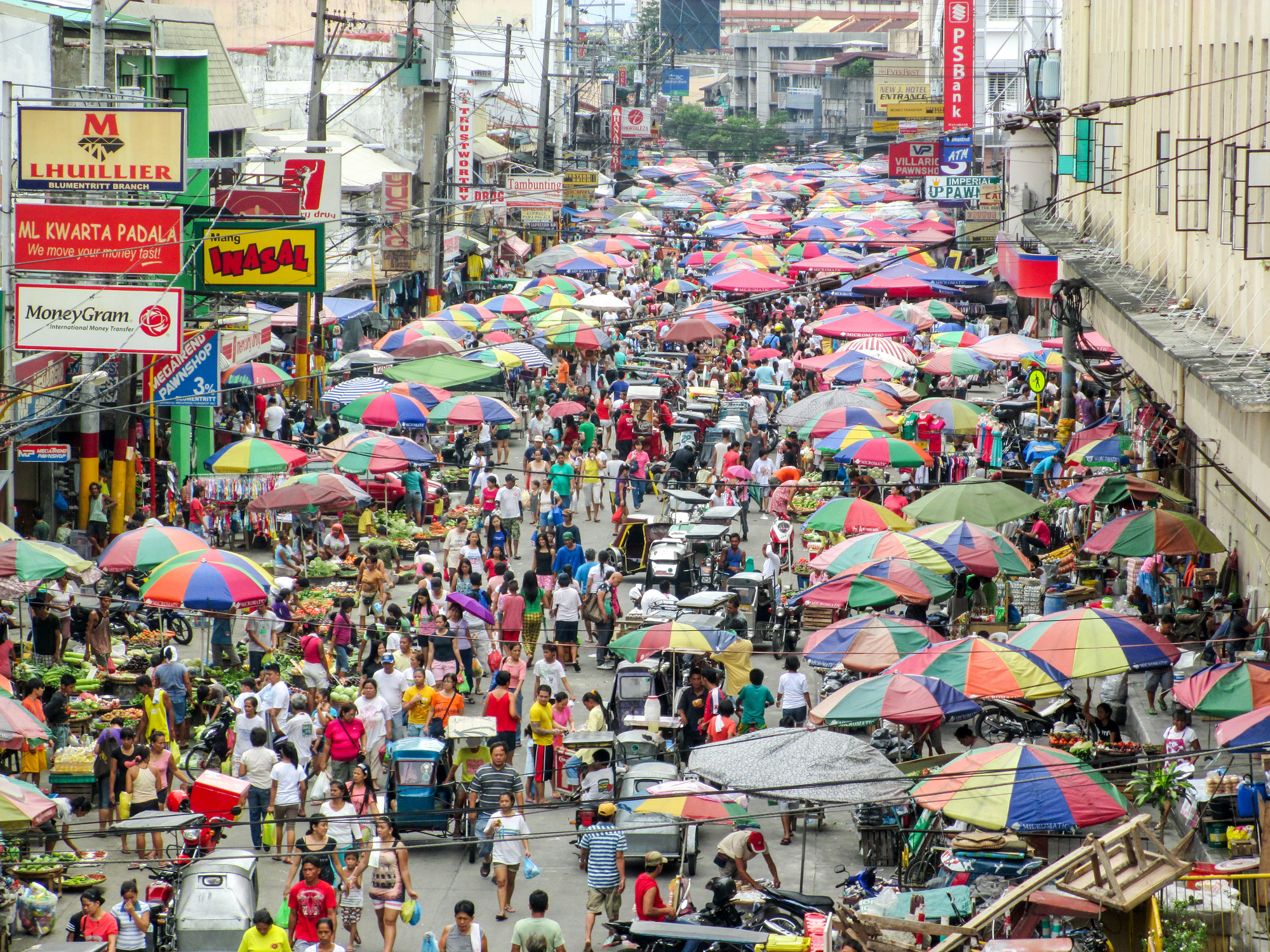 Persoanele nevaccinate anti-COVID nu mai au voie să circule cu transportul public în Manila