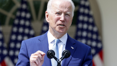 Joe Biden vorbește de la pupitrul prezidențial în Rose Garden de la Casa Albă