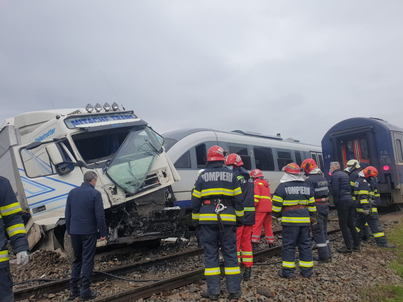 accident camion tren sursa ISU Vaslui 150421 (5)