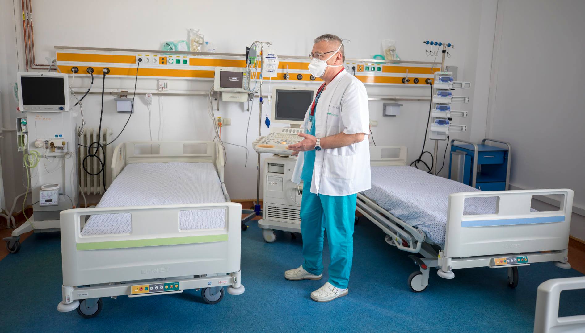 O noua sectie ATI Covid-19: 14 paturi si 38 de medici si personal specializat la Spitalul Militar Central