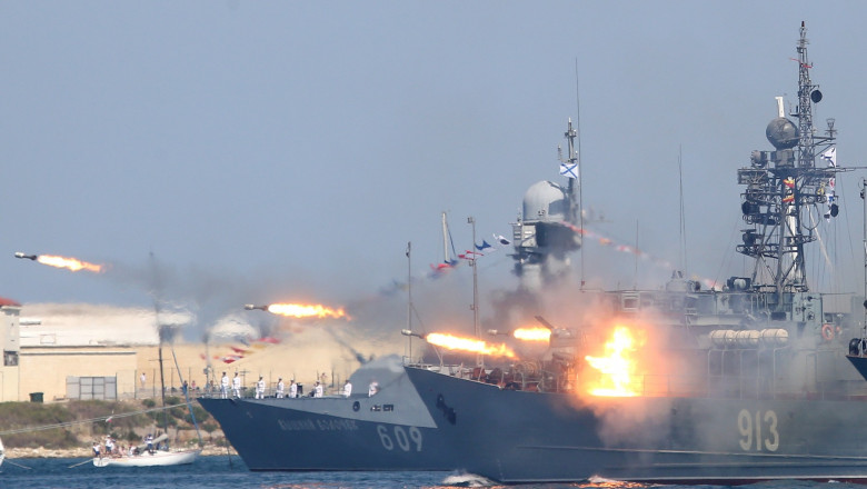 manevre militare ale flotei ruseşti din Marea Neagră