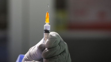 vaccin seringa cadru medical inquam ganea