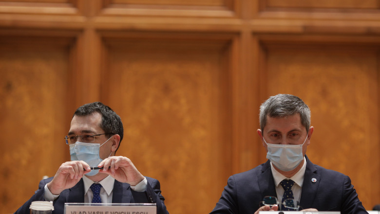 vlad voiculescu si dan barna in parlament