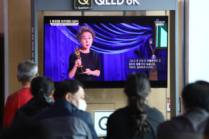 Yuh-Jung Youn a câştigat premiul Oscar pentru cea mai bună actriţă în rol secundar