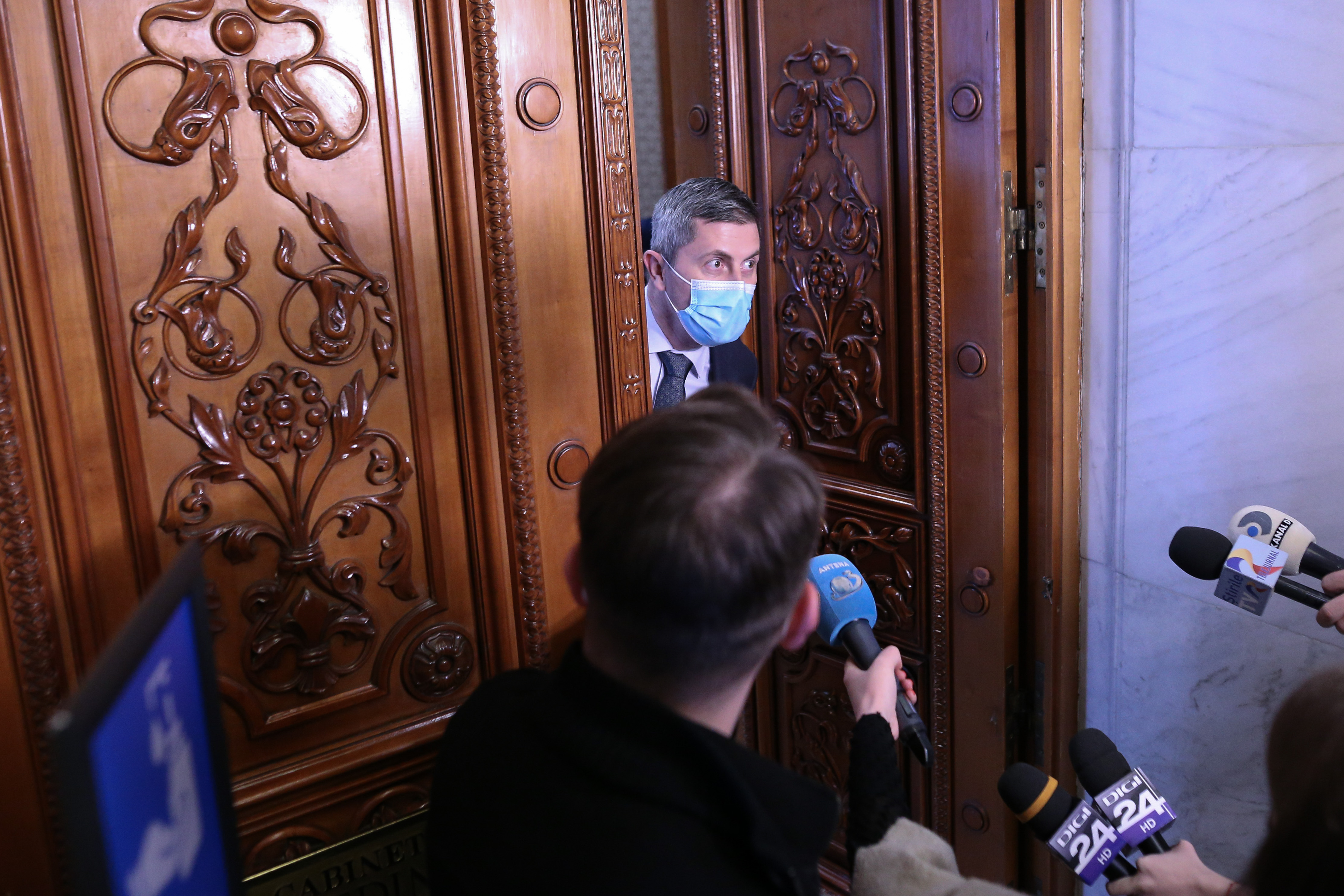Dan Barna spune ca a vrut sa medieze conflictul dintre Nicusor Dan si USR PLUS: „Nu m-a cautat nimeni”