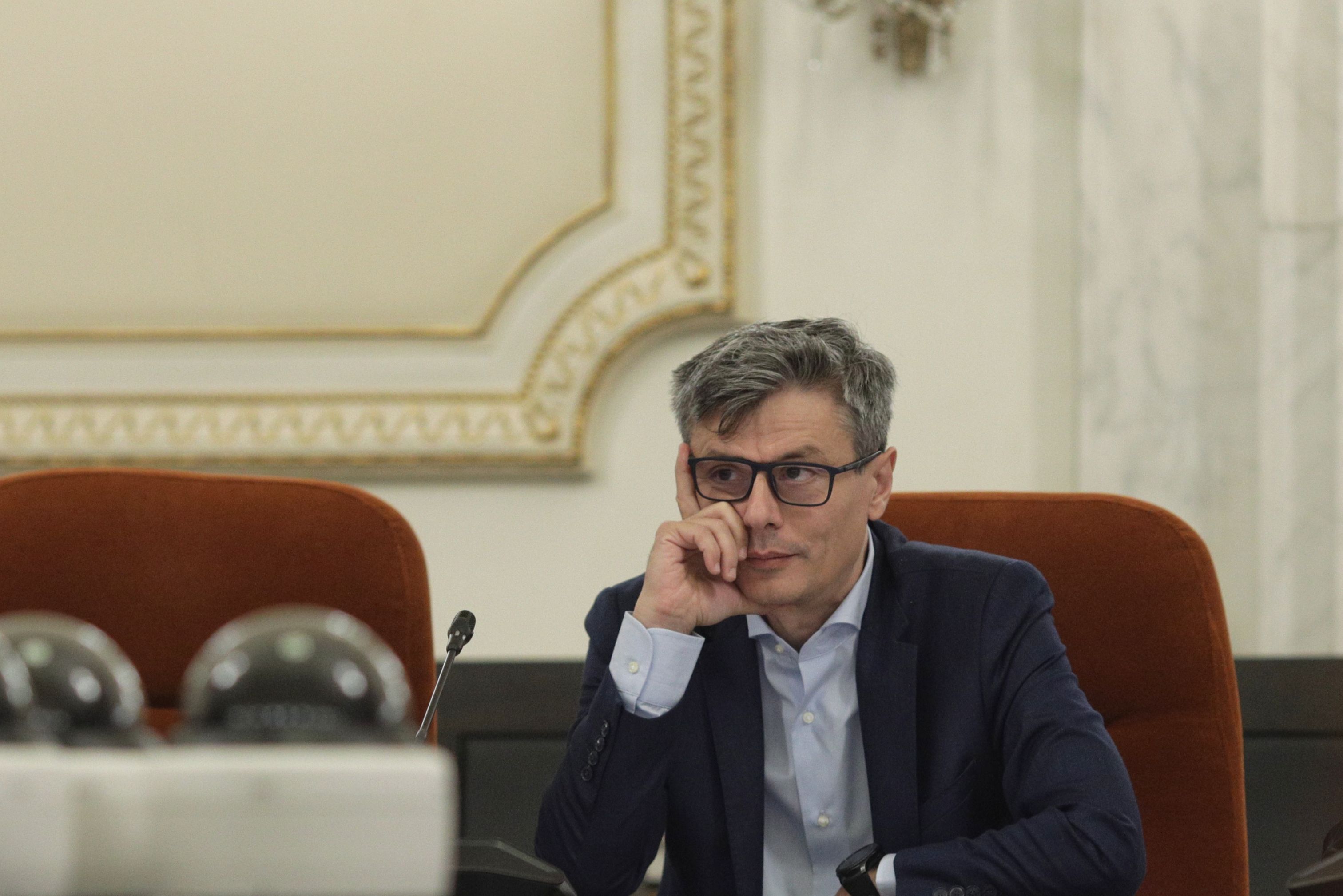 Moţiunea simplă împotriva ministrului Energiei, Virgil Popescu, dezbătută luni în plenul Parlamentului