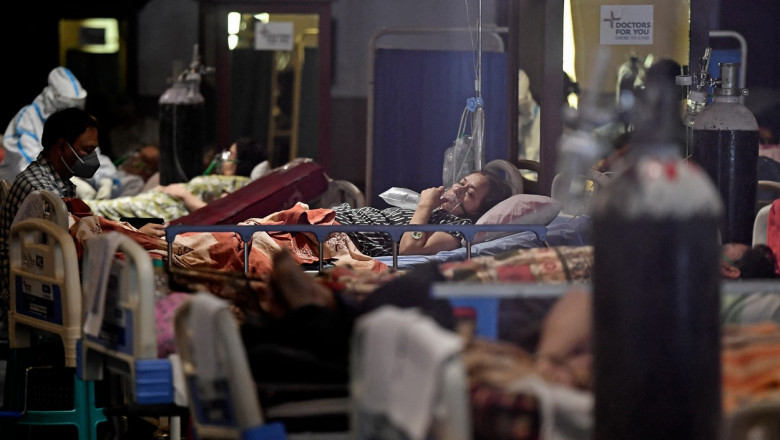 Bolnavi de Covid-19 pe paturi de spital în India