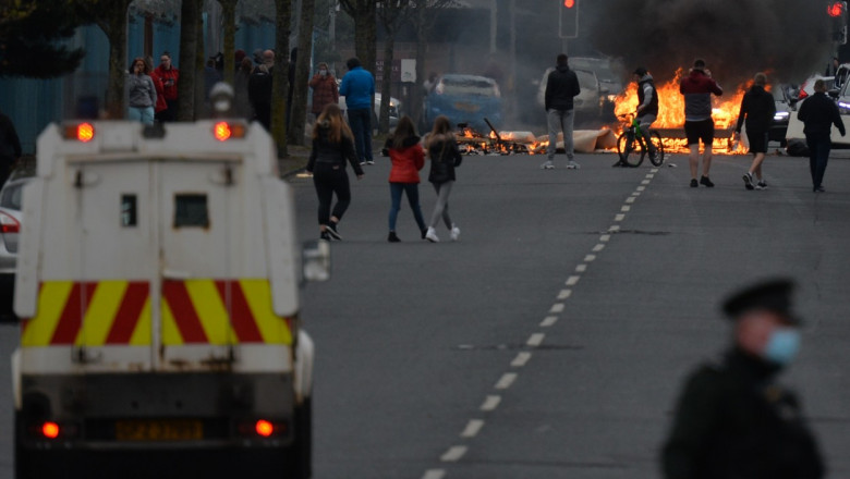 Incendiu provocat de protestatari nord-irlandezi