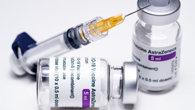 Doze de vaccin AstraZeneca.